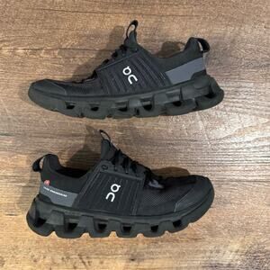 On Cloud Sky Kids' Black Running Shoes Youth Size 4 Athletic Slip-On